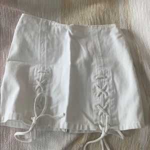Hone Punch Size Small White Skirt with Ties
